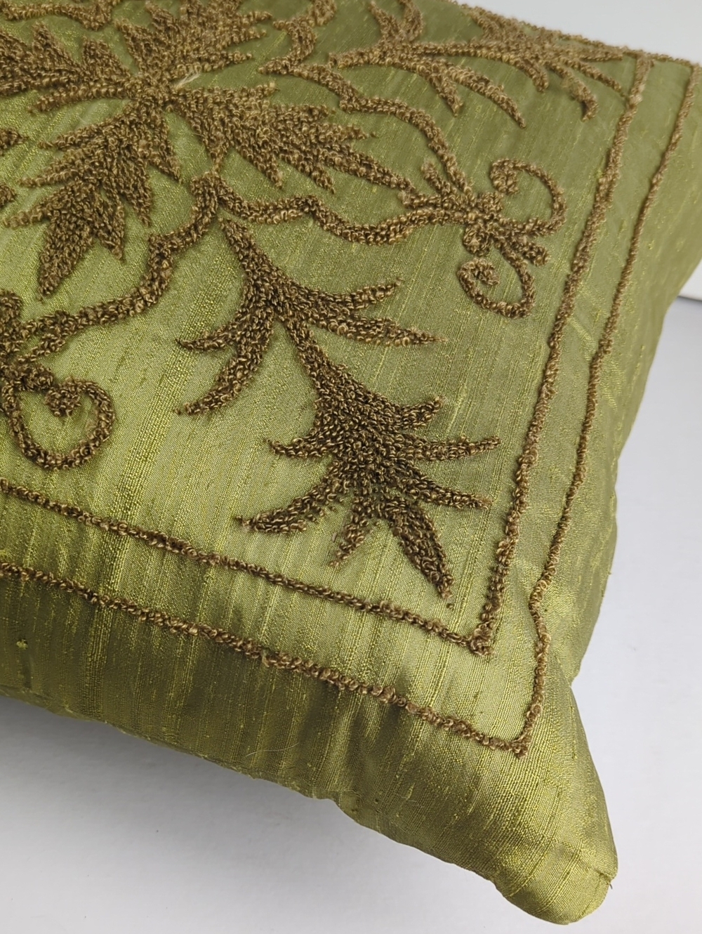 VINTAGE Accent Pillow Green Chartreuse Embroidered Down Filled - Picture 2 of 6